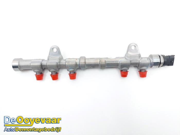 Gebruikte Common rail (Injectie) Opel Corsa E 1.3 CDTi 16V ecoFLEX Prijs € 19,99 Margeregeling aangeboden door Autodemontagebedrijf De Ooyevaar