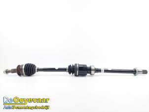 Gebruikte Cardanas rechts-voor (VWA) Mazda 6 SportBreak (GJ/GH/GL) 2.0 SkyActiv-G 165 16V Prijs € 199,99 Margeregeling aangeboden door Autodemontagebedrijf De Ooyevaar