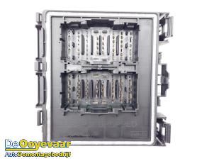 Gebruikte Zekeringkast Ford Puma 1.0 Ti-VCT EcoBoost 12V Prijs € 249,99 Margeregeling aangeboden door Autodemontagebedrijf De Ooyevaar