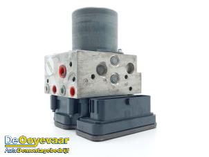 Gebruikte ABS Pomp Jaguar I-Pace EV400 AWD Prijs € 599,99 Margeregeling aangeboden door Autodemontagebedrijf De Ooyevaar