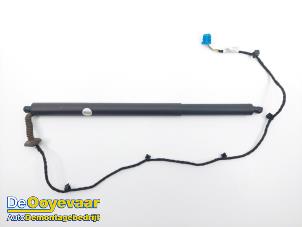 Gebruikte Achterklep motor Mercedes GLA (H247) 1.3 200 Turbo 16V Prijs € 104,99 Margeregeling aangeboden door Autodemontagebedrijf De Ooyevaar