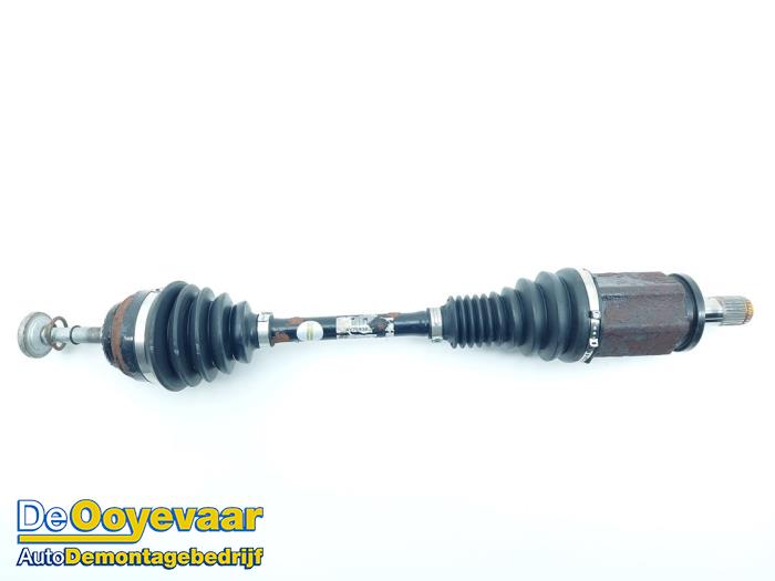 Gebruikte Aandrijfas links-voor BMW 5 serie Gran Turismo (F07) 550i xDrive V8 32V TwinPower Turbo Prijs € 129,99 Margeregeling aangeboden door Autodemontagebedrijf De Ooyevaar