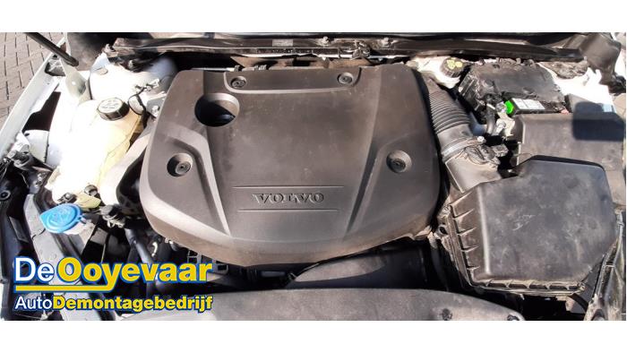 Motor van een Volvo V40 (MV) 2.0 D2 16V 2015
