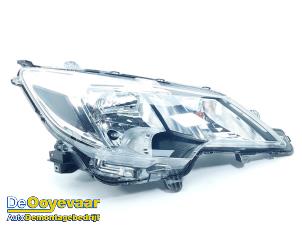 Gebruikte Koplamp rechts Mitsubishi Space Star (A0) 1.2 12V Prijs € 225,00 Margeregeling aangeboden door Autodemontagebedrijf De Ooyevaar