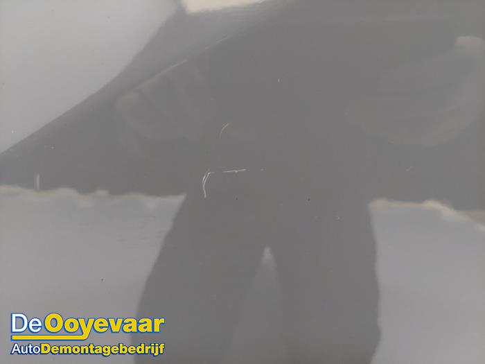 Scherm links-voor van een Opel Vivaro 1.6 CDTI 90 2015