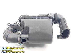 Gebruikte Luchtfilterhuis Toyota Land Cruiser (J15) 2.8 D-4D 16V Prijs € 125,00 Margeregeling aangeboden door Autodemontagebedrijf De Ooyevaar