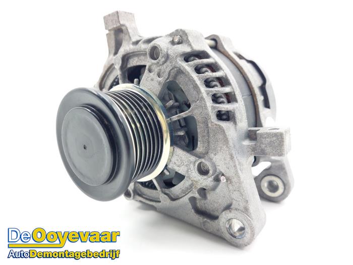 Gebruikte Dynamo Toyota Land Cruiser (J15) 2.8 D-4D 16V Prijs € 239,99 Margeregeling aangeboden door Autodemontagebedrijf De Ooyevaar