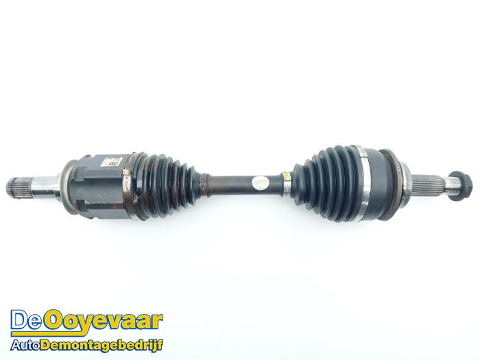 Gebruikte Steekas links-voor Toyota Land Cruiser (J15) 2.8 D-4D 16V Prijs € 159,99 Margeregeling aangeboden door Autodemontagebedrijf De Ooyevaar