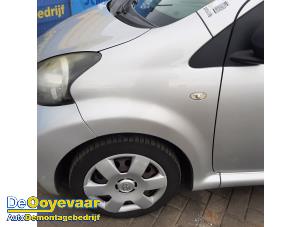 Gebruikte Spatbord links-voor Toyota Aygo (B10) 1.0 12V VVT-i Prijs € 74,99 Margeregeling aangeboden door Autodemontagebedrijf De Ooyevaar