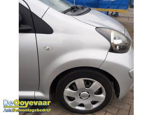 Gebruikte Scherm rechts-voor Toyota Aygo (B10) 1.0 12V VVT-i Prijs € 49,99 Margeregeling aangeboden door Autodemontagebedrijf De Ooyevaar