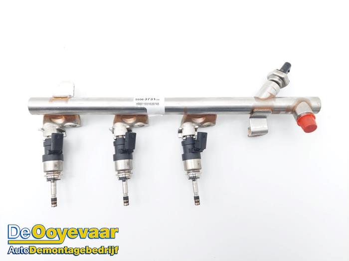 Gebruikte Common rail (Injectie) Opel Astra K 1.2 Turbo 12V Prijs € 59,99 Margeregeling aangeboden door Autodemontagebedrijf De Ooyevaar