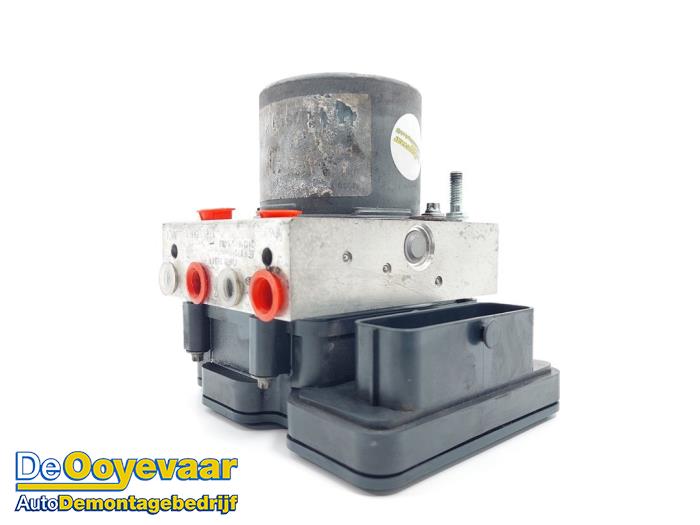 Gebruikte ABS Pomp Renault Master III (EV/HV/UV/VA/VB/VD/VF/VG/VJ) 2.3 dCi 145 16V FWD Prijs € 59,99 Margeregeling aangeboden door Autodemontagebedrijf De Ooyevaar