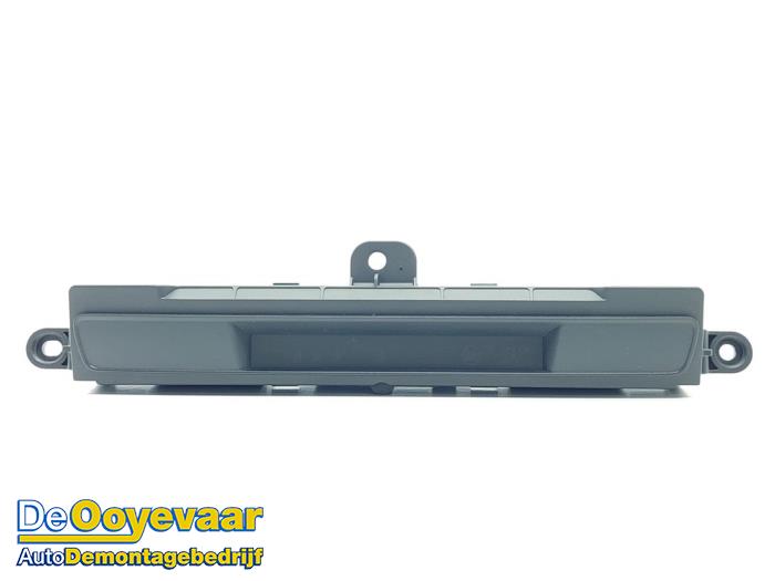 Gebruikte Display Interieur Mazda 2 (DJ/DL) 1.5 SkyActiv-G 90 Prijs € 29,99 Margeregeling aangeboden door Autodemontagebedrijf De Ooyevaar