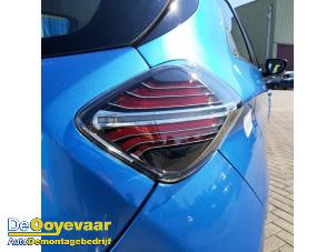 Gebruikte Achterlicht rechts Renault Zoé (AG) R135 Prijs € 169,99 Margeregeling aangeboden door Autodemontagebedrijf De Ooyevaar