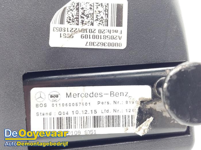 Rolhoes Bagageruimte van een Mercedes-Benz C Estate (S205) C-180 BlueTEC, C-180 d 1.6 16V 2016