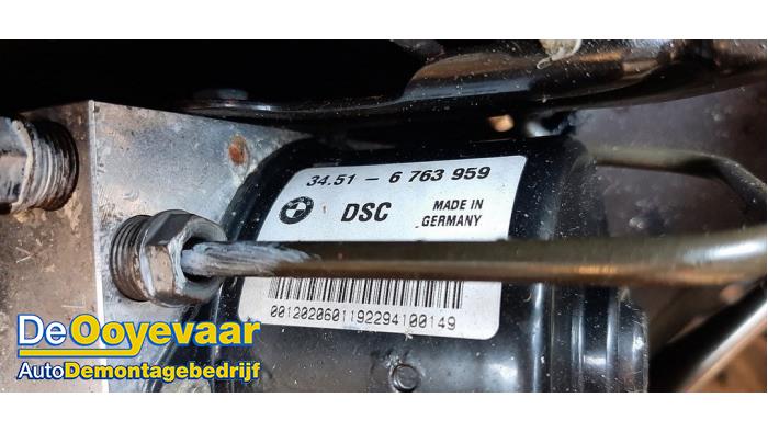 ABS Pomp van een BMW Z4 Roadster (E85) 2.2 24V 2005