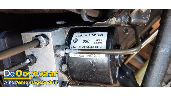 ABS Pomp van een BMW Z4 Roadster (E85) 2.2 24V 2005