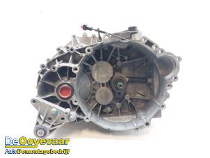 Gebruikte Versnellingsbak Volvo V60 I (FW/GW) 2.0 D3 20V Prijs € 249,99 Margeregeling aangeboden door Autodemontagebedrijf De Ooyevaar