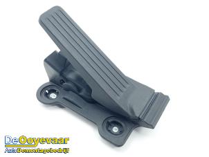 Gebruikte Gaspedaal Mazda CX-30 (DM) 2.0 e-SkyActiv-G 150 16V Prijs € 39,99 Margeregeling aangeboden door Autodemontagebedrijf De Ooyevaar