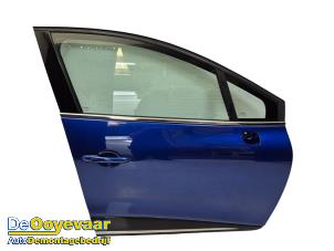 Gebruikte Deur 4Deurs rechts-voor Renault Clio IV Estate/Grandtour (7R) 0.9 Energy TCE 90 12V Prijs € 199,99 Margeregeling aangeboden door Autodemontagebedrijf De Ooyevaar