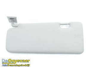 Gebruikte Zonneklep Dacia Spring Prijs € 29,99 Margeregeling aangeboden door Autodemontagebedrijf De Ooyevaar