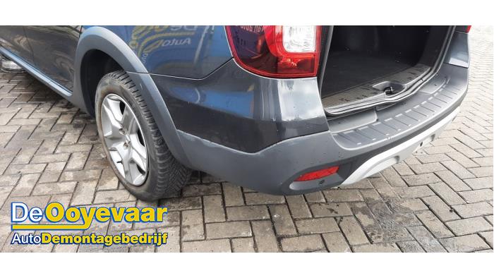 Achterbumper van een Dacia Logan MCV II/Sandero Wagon (7S) 0.9 TCE 12V 2019