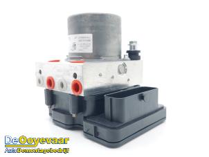 Gebruikte ABS Pomp Opel Crossland (X) 1.2 Turbo 12V Prijs € 199,99 Margeregeling aangeboden door Autodemontagebedrijf De Ooyevaar