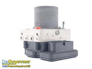 Gebruikte ABS Pomp Mercedes Vito (447.6) 2.2 114 CDI 16V Prijs € 75,00 Margeregeling aangeboden door Autodemontagebedrijf De Ooyevaar