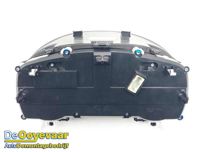 Instrumentenpaneel van een Opel Crossland (X) 1.2 Turbo 12V 2024