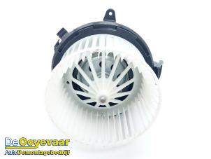 Gebruikte Chaufage Ventilatiemotor Opel Crossland (X) 1.2 Turbo 12V Prijs € 39,99 Margeregeling aangeboden door Autodemontagebedrijf De Ooyevaar