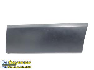 Gebruikte Sierstrip Renault Trafic (1FL/2FL/3FL/4FL) 1.6 dCi 95 Prijs € 9,99 Margeregeling aangeboden door Autodemontagebedrijf De Ooyevaar