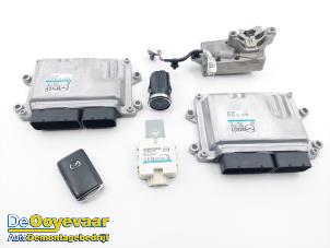 Gebruikte Kontaktslot + computer Mazda CX-60 (KH) 2.5 e-SkyActiv PHEV Prijs € 449,99 Margeregeling aangeboden door Autodemontagebedrijf De Ooyevaar