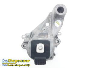 Gebruikte Motorsteun Mazda CX-60 (KH) 2.5 e-SkyActiv PHEV Prijs € 39,99 Margeregeling aangeboden door Autodemontagebedrijf De Ooyevaar