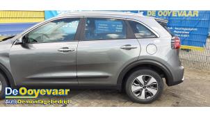 Gebruikte Portier 4Deurs links-achter Kia Niro I (DE) 1.6 GDI Hybrid Prijs € 499,99 Margeregeling aangeboden door Autodemontagebedrijf De Ooyevaar