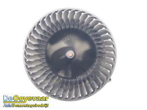 Gebruikte Chaufage Ventilatiemotor Tesla Model 3 Long Range AWD 75 kWh Prijs € 25,00 Margeregeling aangeboden door Autodemontagebedrijf De Ooyevaar