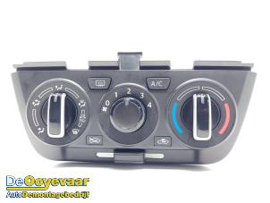 Gebruikte Kachel Bedieningspaneel Suzuki Swift (ZC/ZD) 1.2 Dual Jet 16V Prijs € 19,99 Margeregeling aangeboden door Autodemontagebedrijf De Ooyevaar