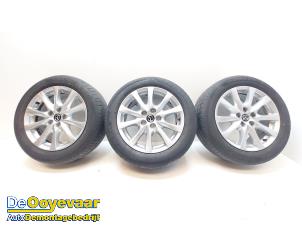 Gebruikte Velgen set + banden Mazda 6 (GJ/GH/GL) 2.0 SkyActiv-G 165 16V Prijs € 299,99 Margeregeling aangeboden door Autodemontagebedrijf De Ooyevaar
