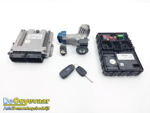 Gebruikte Kontaktslot + computer Ford EcoSport (JK8) 1.0 EcoBoost 12V 125 Prijs € 199,99 Margeregeling aangeboden door Autodemontagebedrijf De Ooyevaar