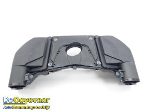 Gebruikte Luchtfilterhuis BMW 5 serie (G30) M550i xDrive 4.4 V8 32V TwinPower Turbo Prijs € 199,99 Margeregeling aangeboden door Autodemontagebedrijf De Ooyevaar