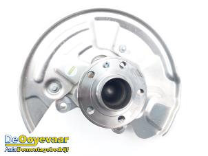 Gebruikte Fusee links-voor Volvo EX30 Single Motor Extended Range 69 kWh Prijs € 349,99 Margeregeling aangeboden door Autodemontagebedrijf De Ooyevaar