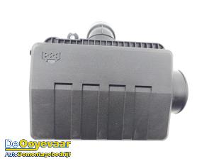 Gebruikte Luchtfilterhuis Hyundai Kona (OS) 1.0 T-GDI 12V Prijs € 49,99 Margeregeling aangeboden door Autodemontagebedrijf De Ooyevaar