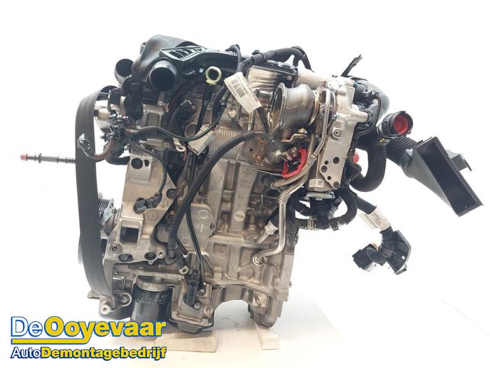 Motor van een Opel Corsa F (UB/UH/UP) 1.2 Turbo 12V 100 2020