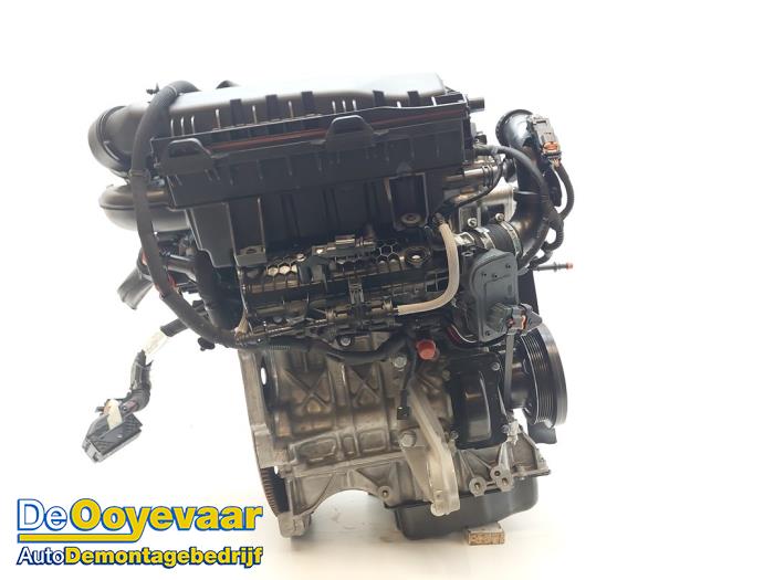 Motor van een Opel Corsa F (UB/UH/UP) 1.2 Turbo 12V 100 2020