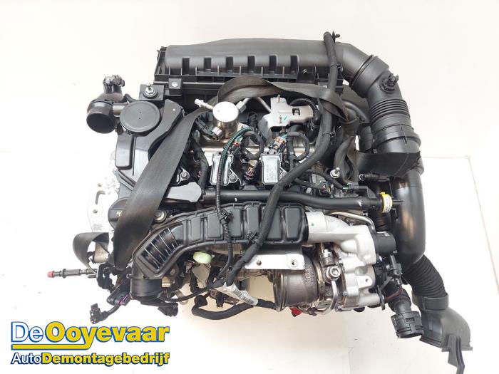 Motor van een Opel Corsa F (UB/UH/UP) 1.2 Turbo 12V 100 2020