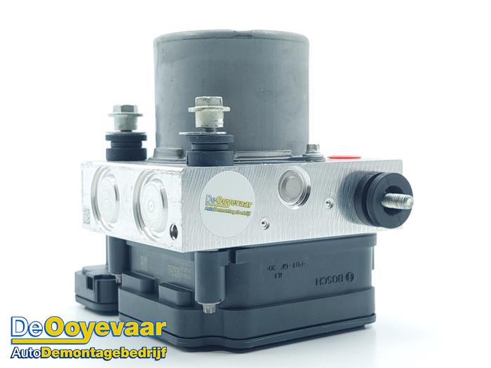 ABS Pomp van een MG Marvel R Luxury, Comfort 70 kWh 2022