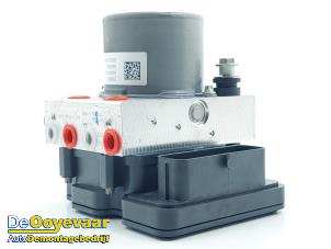 Gebruikte ABS Pomp MG Marvel R Luxury, Comfort 70 kWh Prijs € 299,99 Margeregeling aangeboden door Autodemontagebedrijf De Ooyevaar