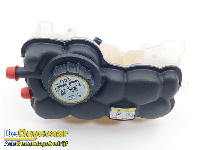 Expansievat van een Jaguar XF (X260) 2.0d 180 16V 2016