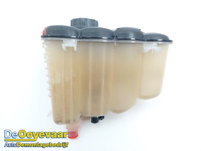 Expansievat van een Jaguar XF (X260) 2.0d 180 16V 2016