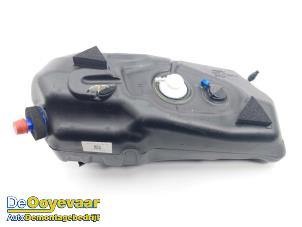 Gebruikte Adblue tank Jaguar XF (X260) 2.0d 180 16V Prijs € 199,99 Margeregeling aangeboden door Autodemontagebedrijf De Ooyevaar