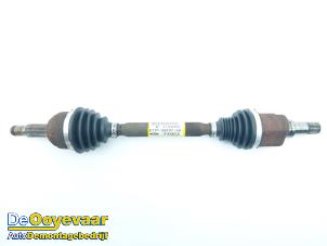 Gebruikte Steekas links-voor Ford Transit Courier 1.5 TDCi 75 Prijs € 125,00 Margeregeling aangeboden door Autodemontagebedrijf De Ooyevaar